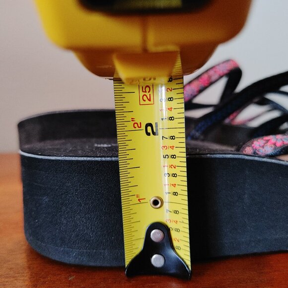 Adorable and comfortable TEVA pink floral slip-on sandals SZ 9 - Picture 5 of 5